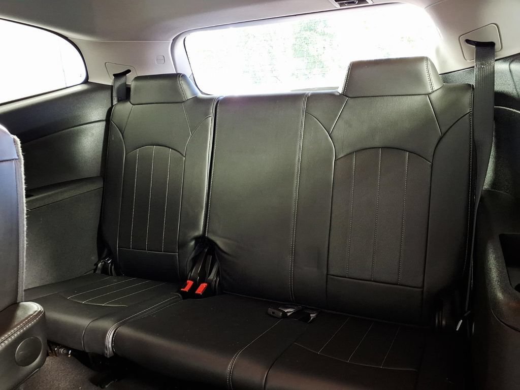 Used 2016 IRIDESCENT PEARL TRICOAT Chevrolet LTZ image 9