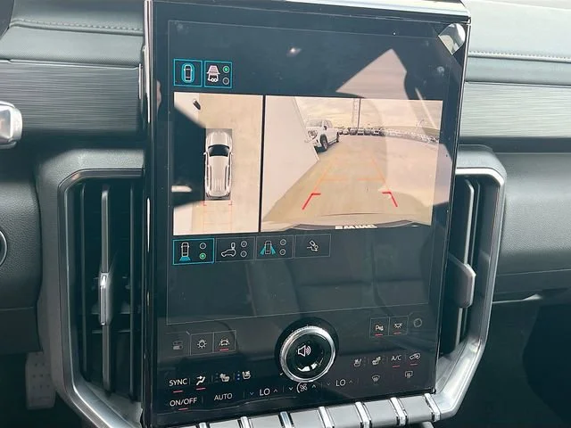2026 GMC Acadia AT4 - Photo 9