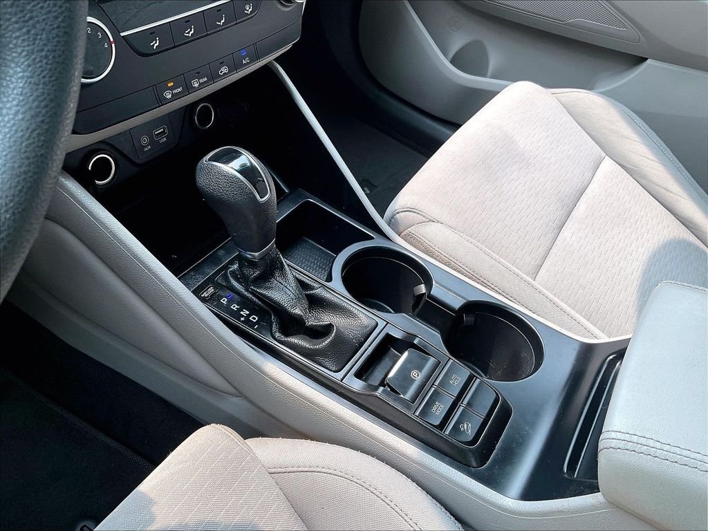 Used 2019 Silver Hyundai SE image 20