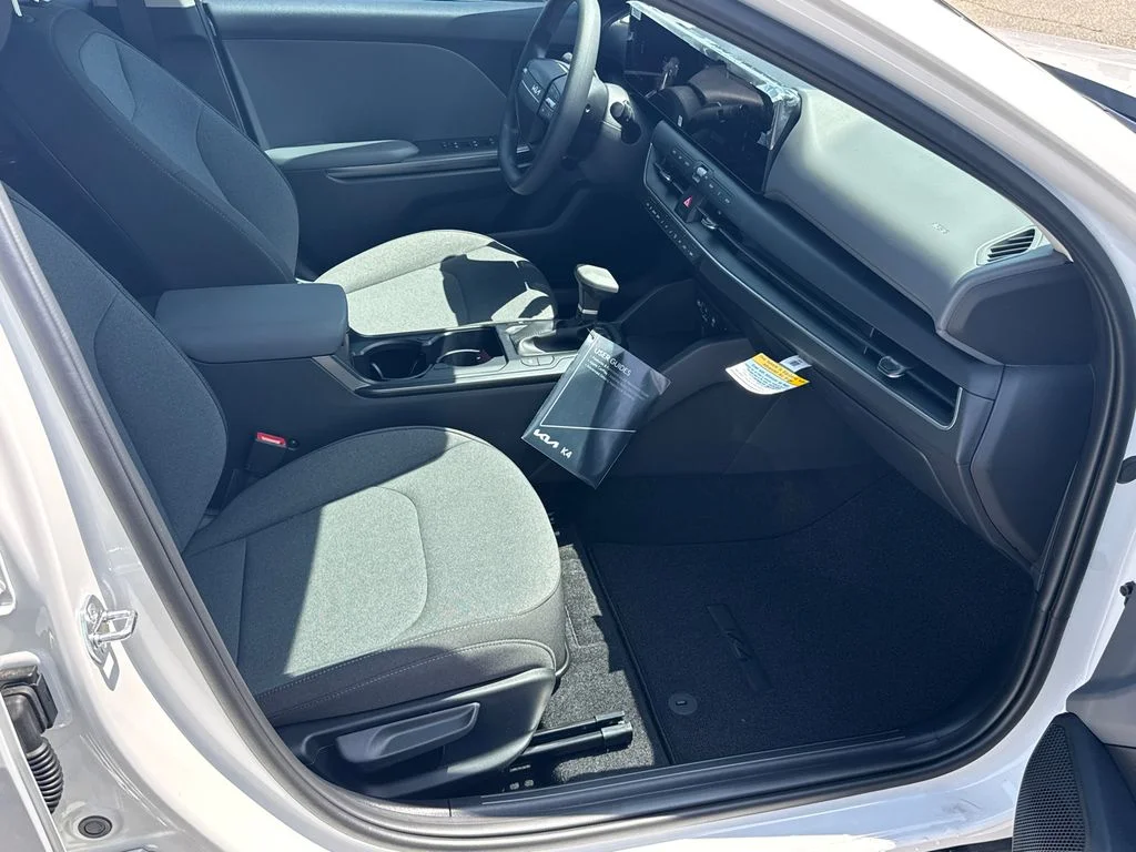 New 2026 Snow White Pearl Kia LXS image 13