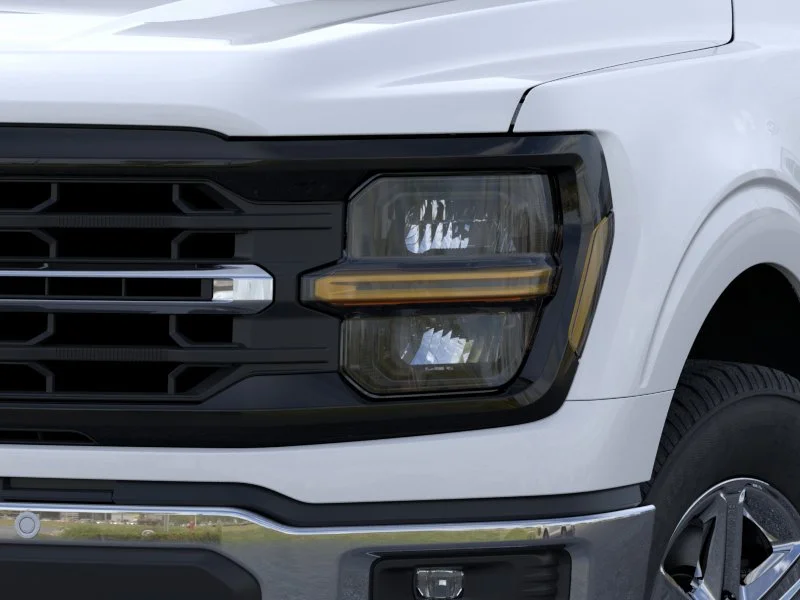 New 2024 Oxford White Ford XLT image 18