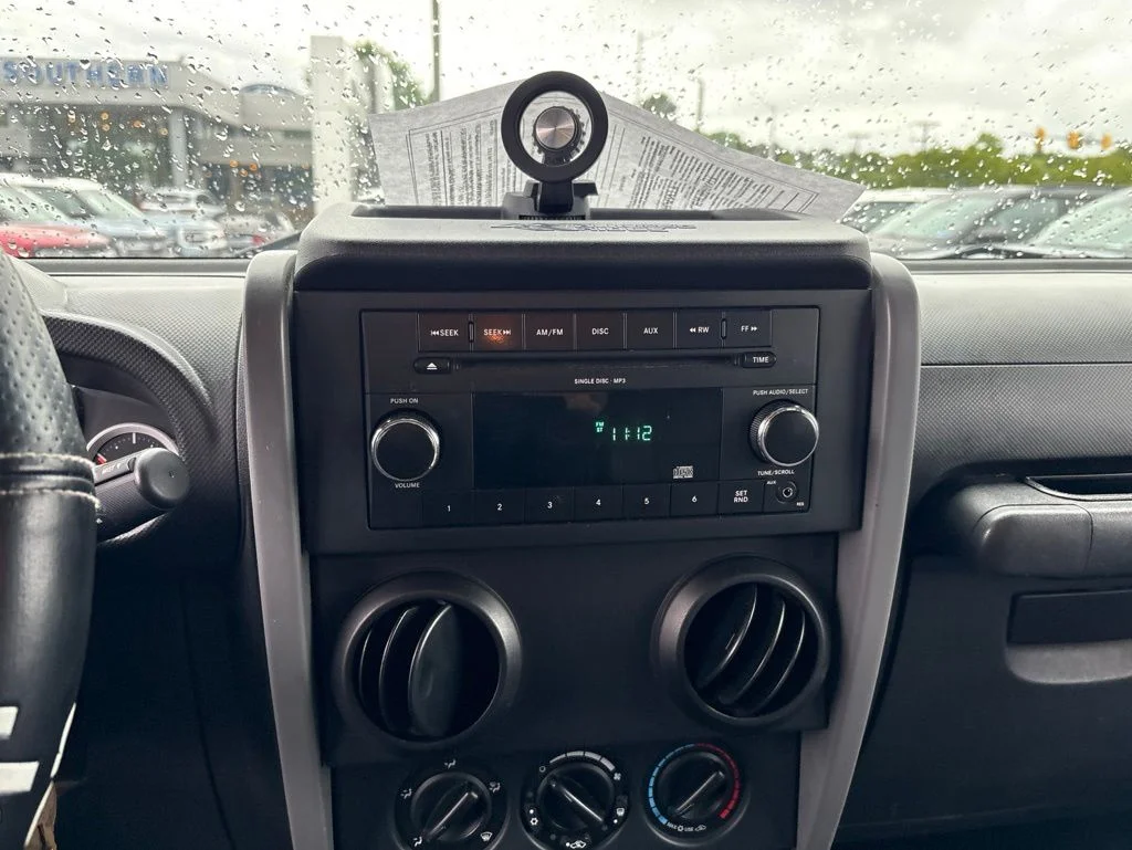 Used 2010  Jeep Unlimited Sport image 16