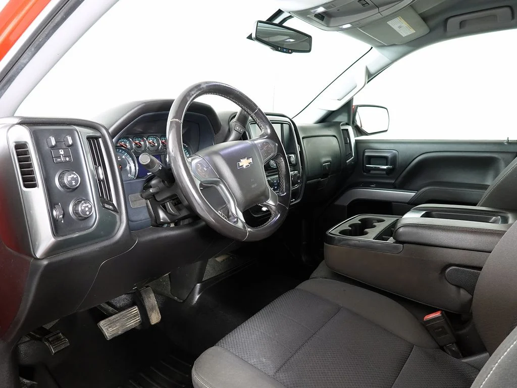 Used 2018 Red Chevrolet LT image 9