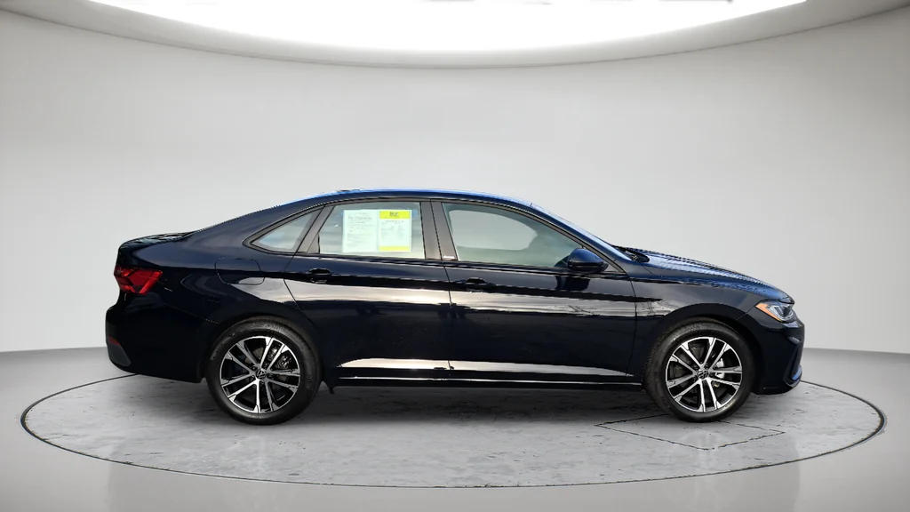 Used 2026 Black Volkswagen 1.5T Sport image 2