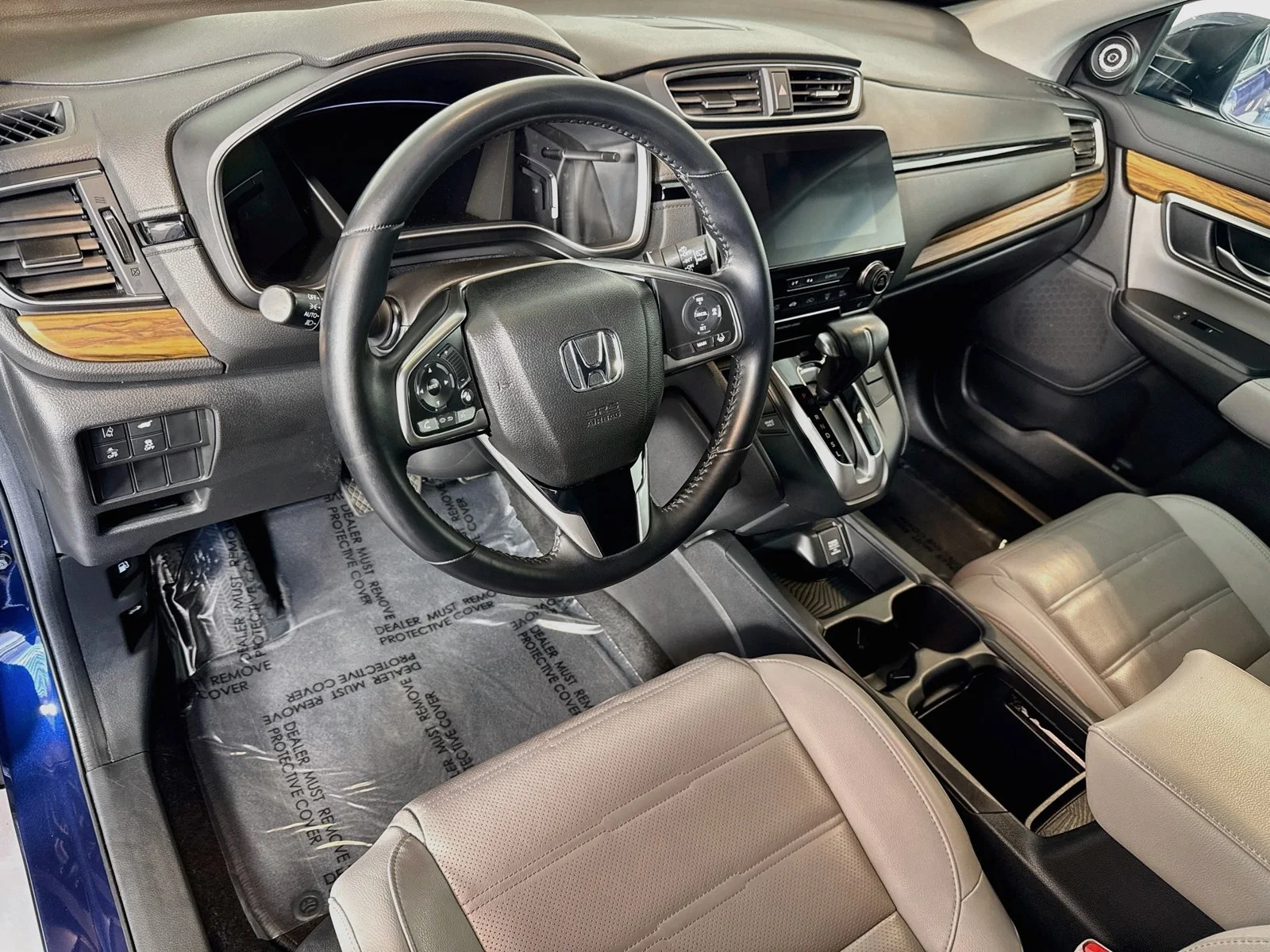 Used 2018 Obsidian Blue Pearl Honda Touring image 9