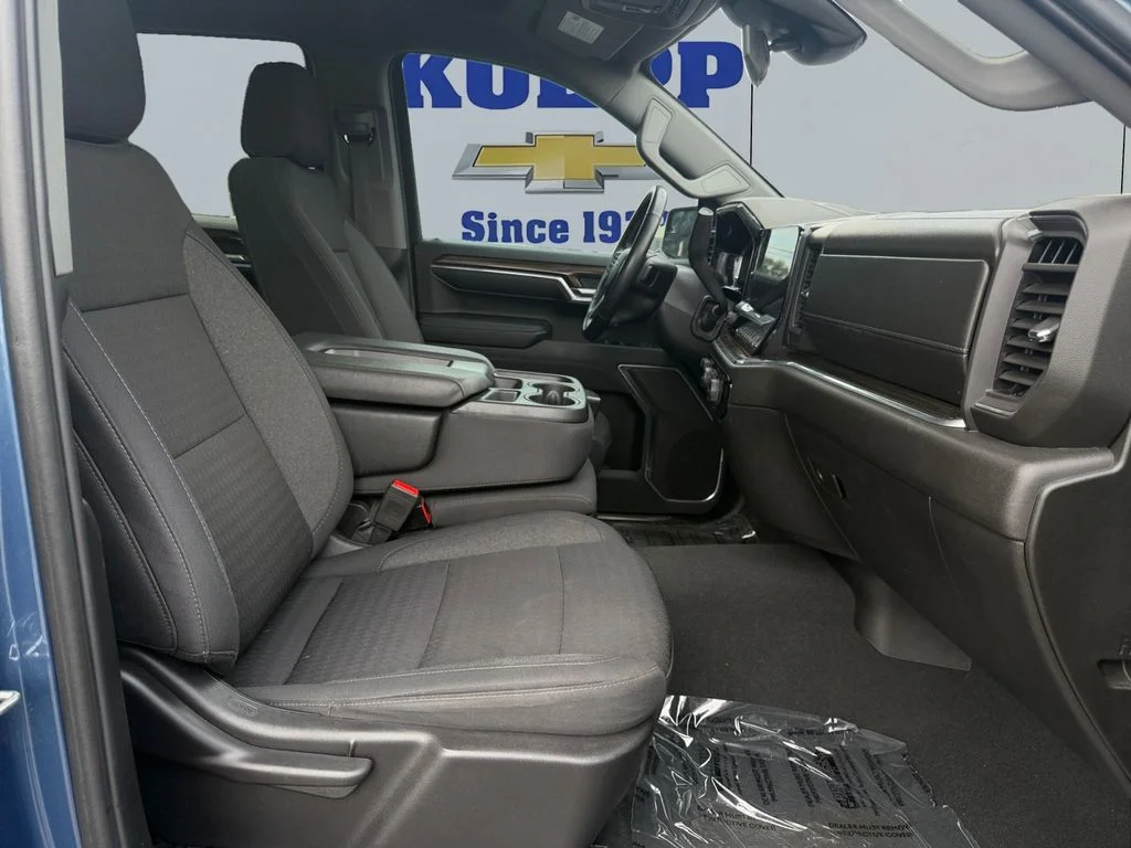 Used 2024 Lakeshore Blue Metallic Chevrolet RST image 17