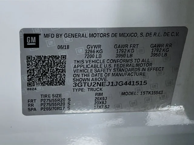 Used 2018 White GMC SLT image 28