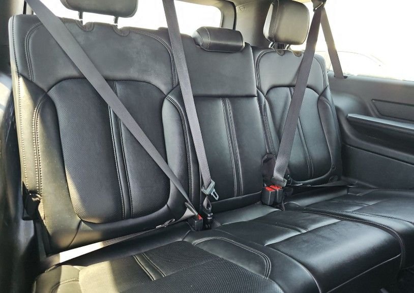Used 2023 White Jeep Series II image 12