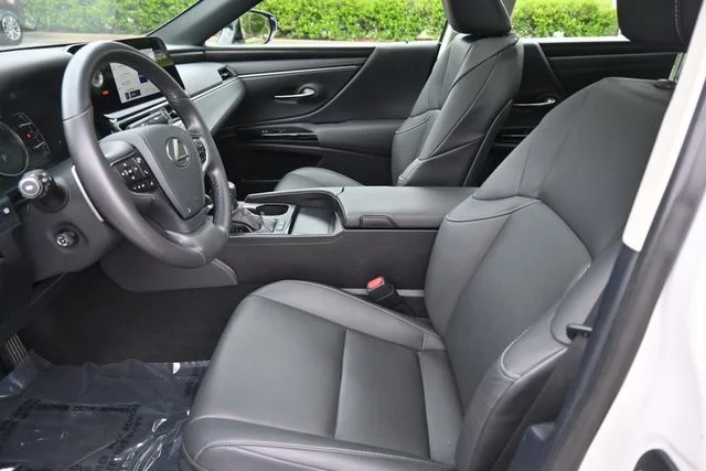 2024 Lexus ES Hybrid 300h - Photo 16