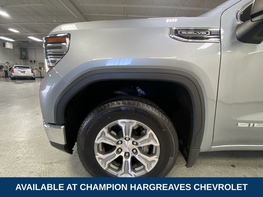 Certified Used 2025 Sterling Metallic GMC SLT image 41