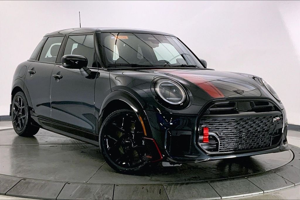 New 2026 Legend Grey Metallic MINI Iconic image 11