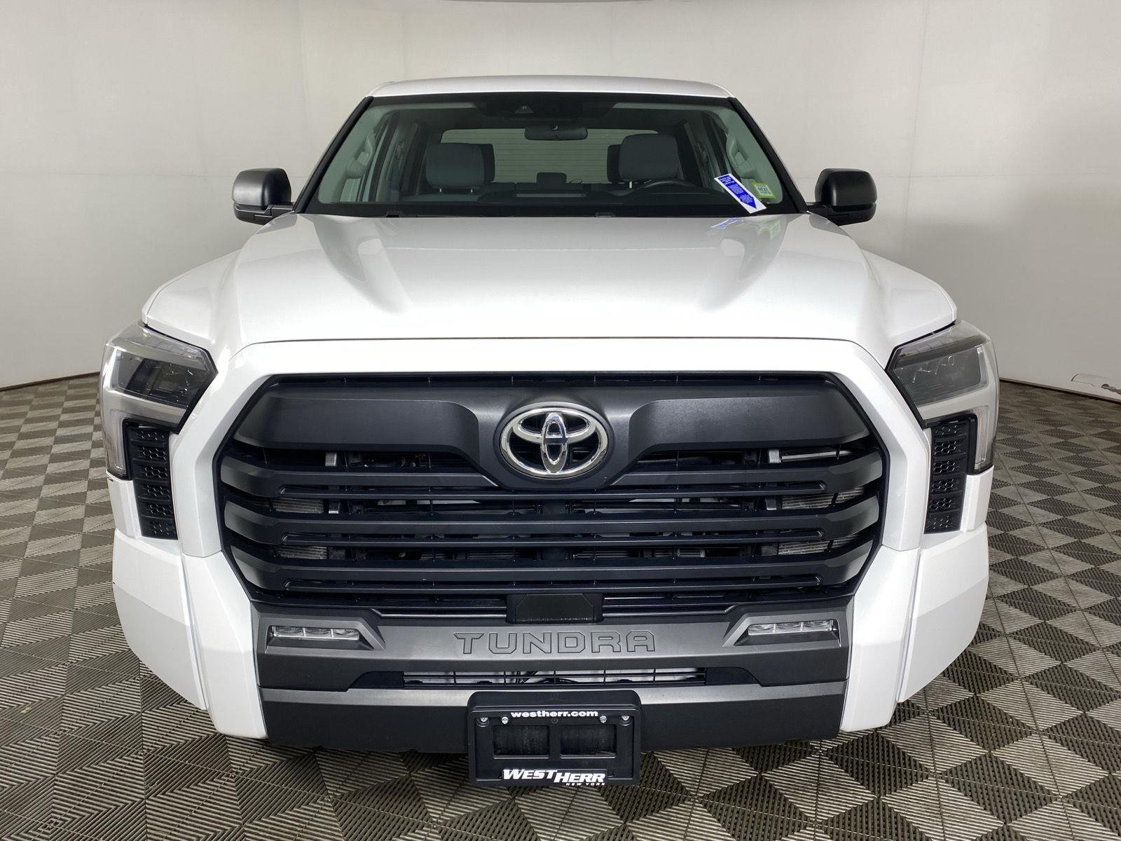 Used 2024 Ice Cap Toyota SR5 image 26