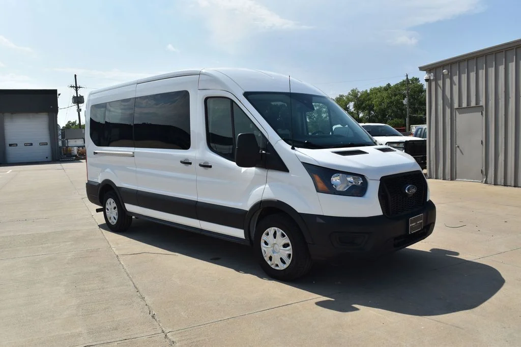 Used 2023 White Ford XL image 4