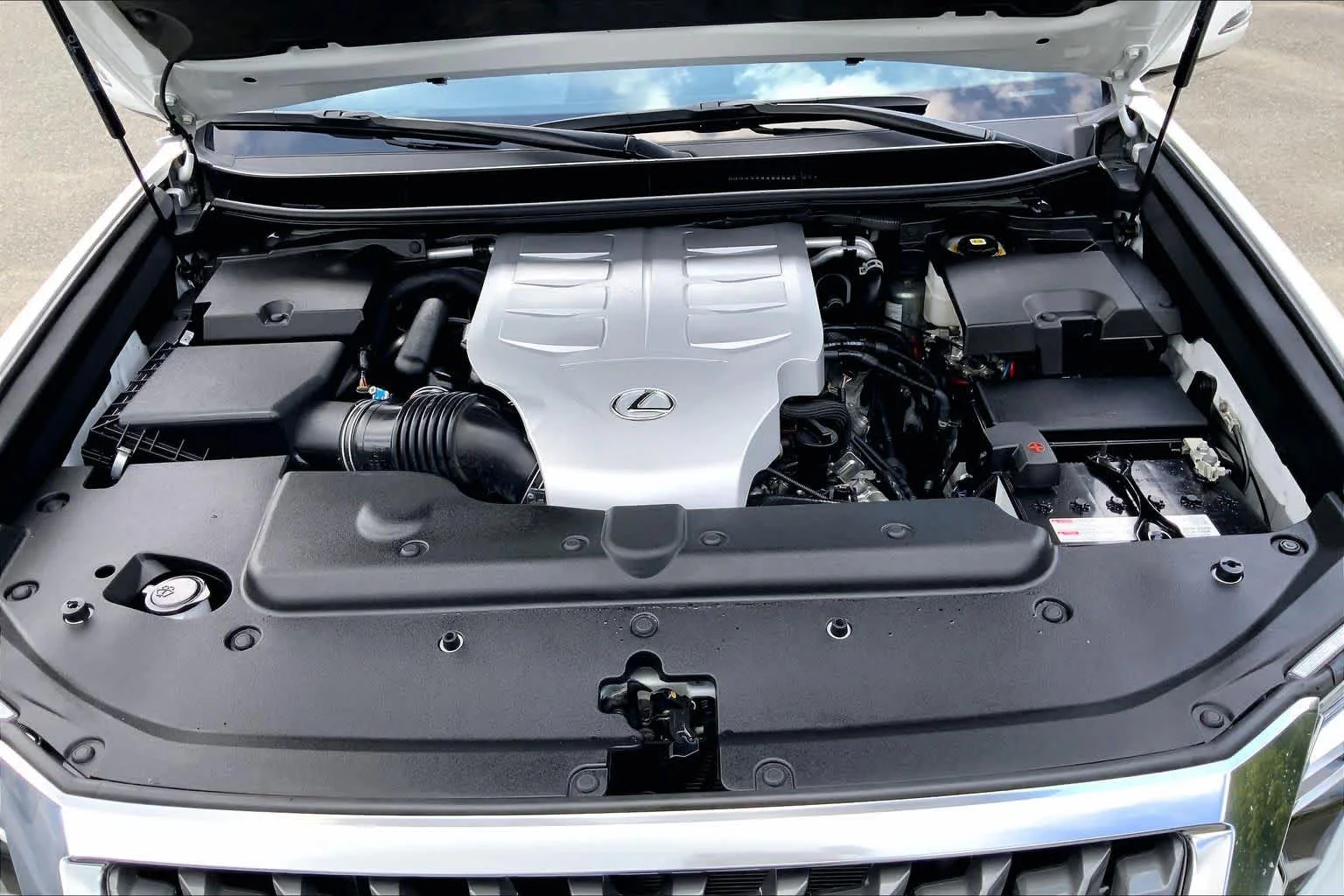 Certified Used 2023 EMINENT WHITE PEARL Lexus Premium image 32