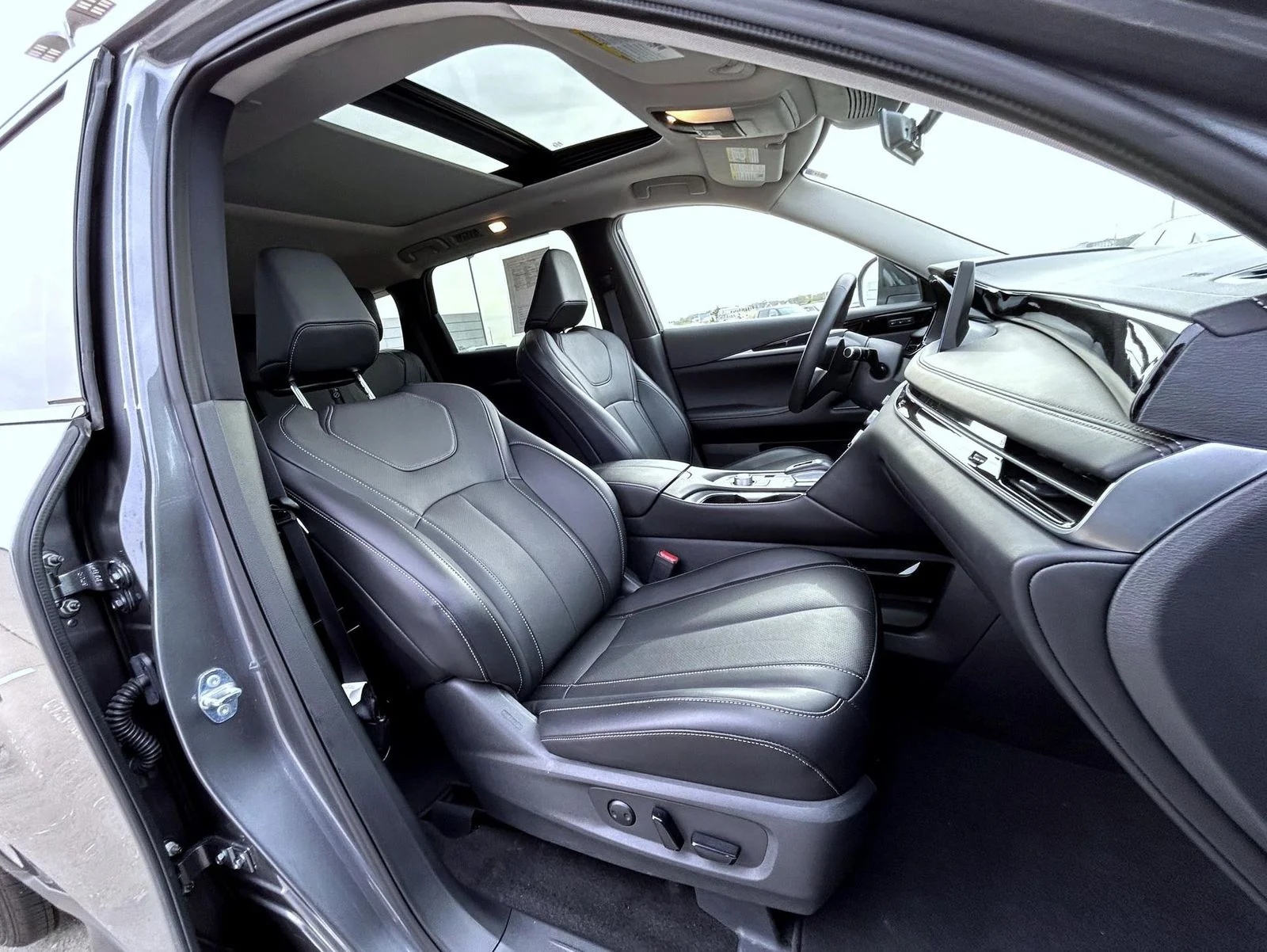 2025 INFINITI QX60 PURE - Photo 15