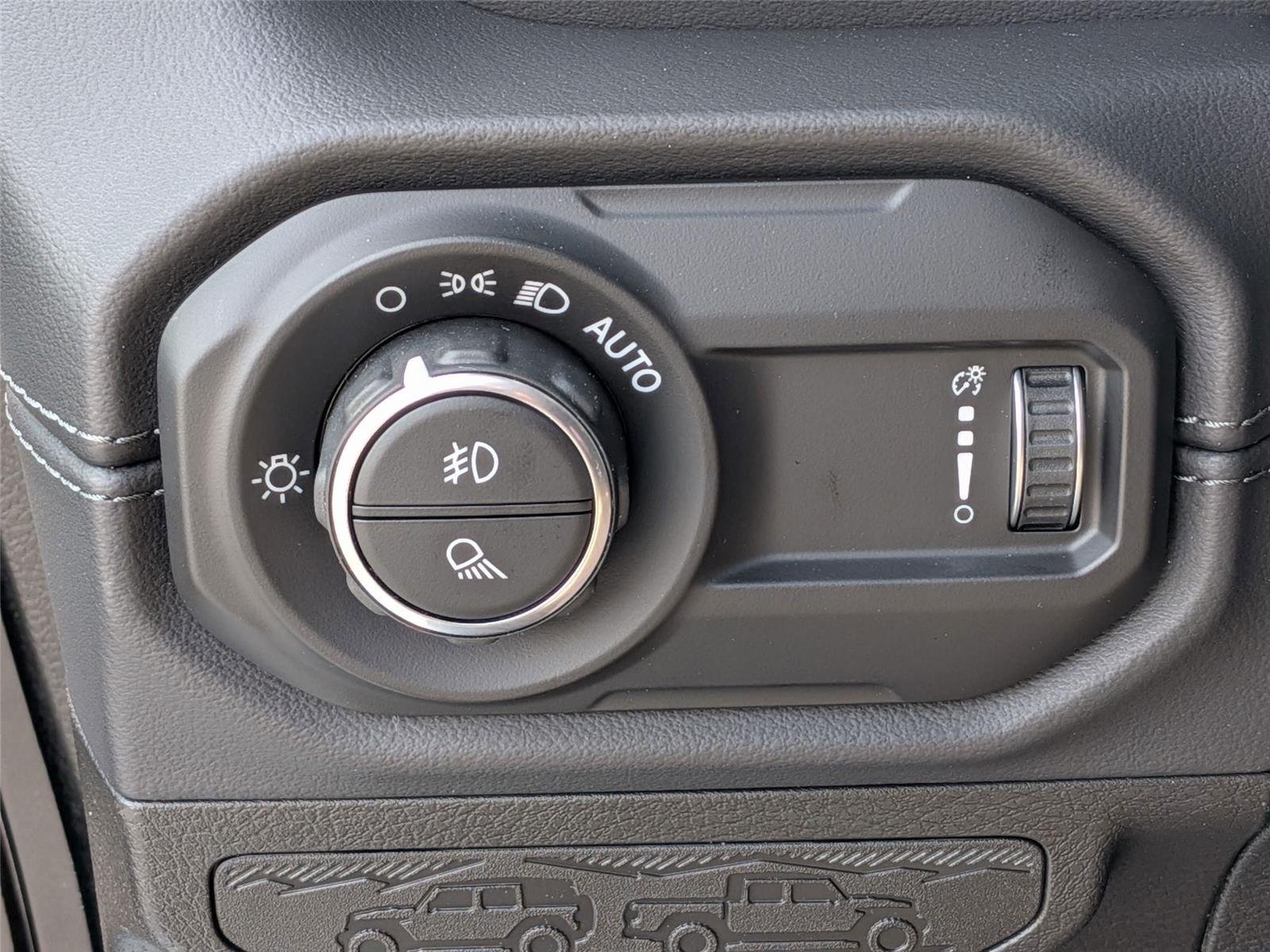 New 2026 Black Clear-Coat Exterior Paint Jeep Sahara image 18
