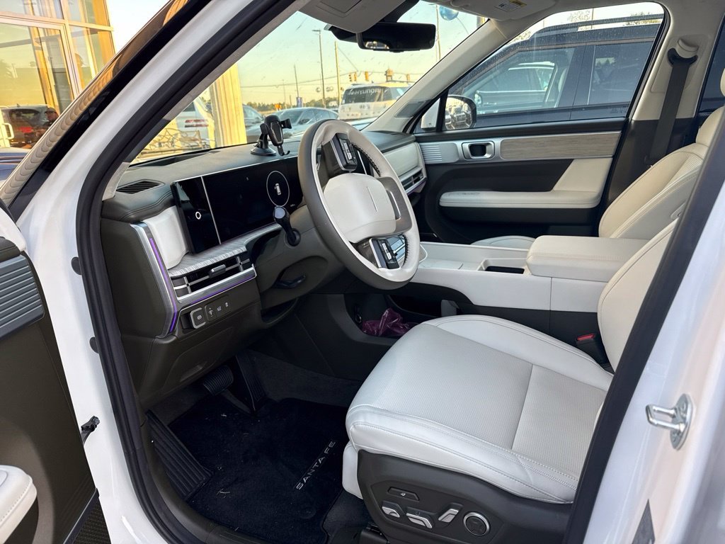 Used 2025 White Hyundai Calligraphy image 7