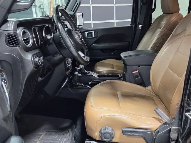 Used 2020 Black Jeep Unlimited Sahara image 5