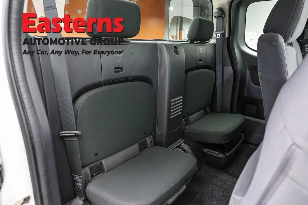 Used 2022 White Nissan S image 22