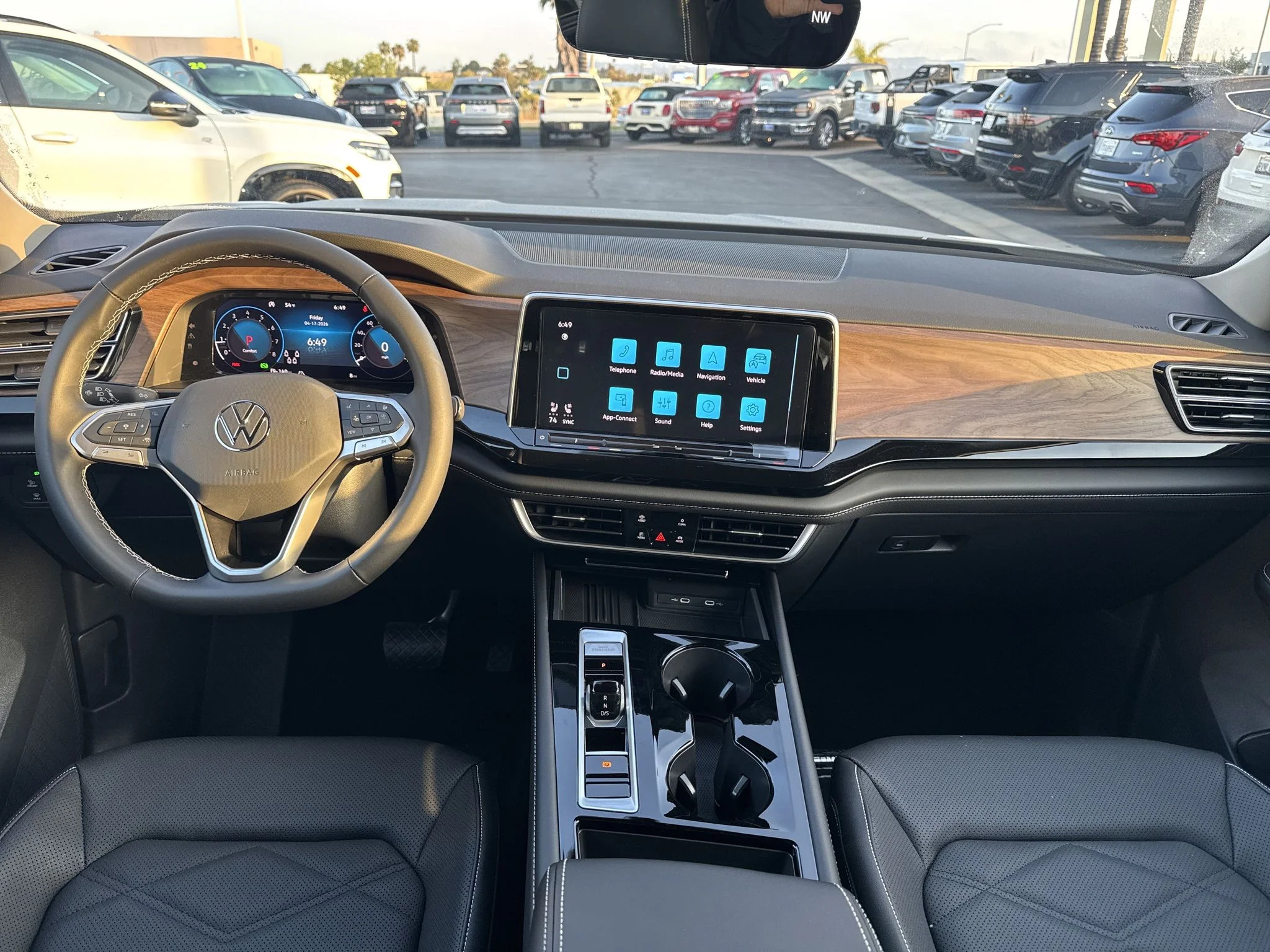 New 2026 Pure Gray Volkswagen 2.0T SE w/Technology image 17
