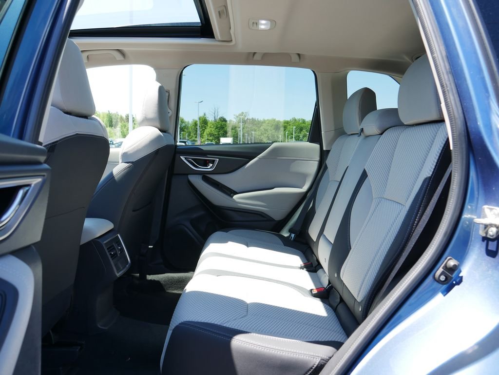 Used 2022 Blue Subaru Premium image 15