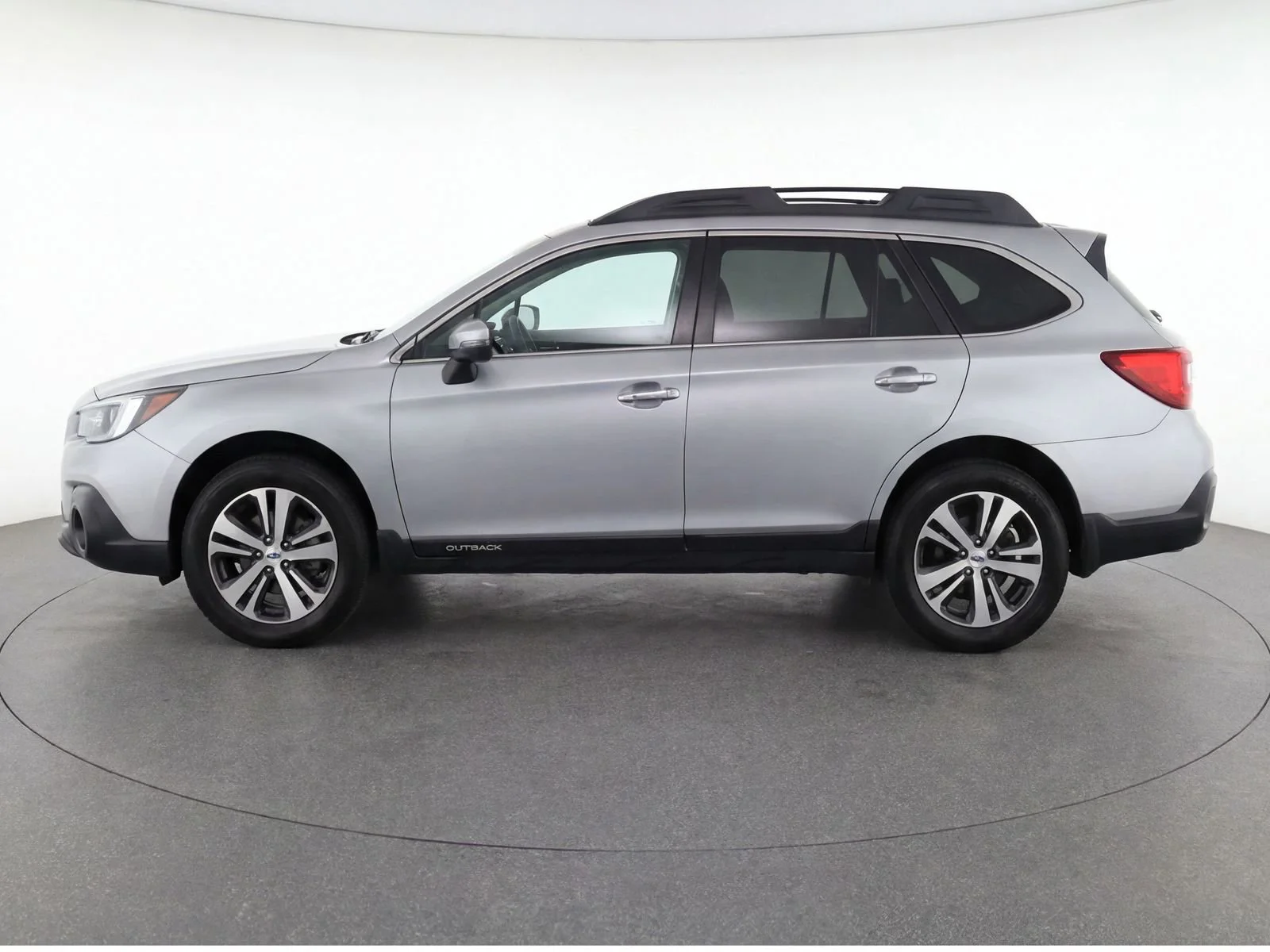 Used 2019 Tungsten Metallic Subaru Limited image 7
