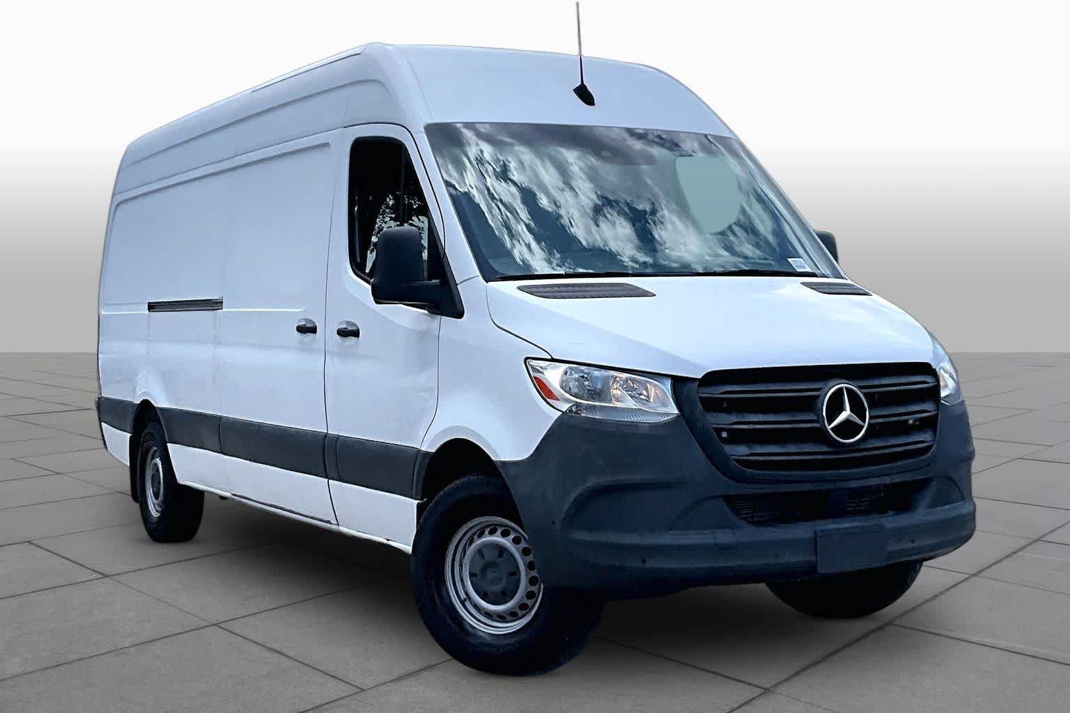 Used 2020 Arctic White Mercedes-Benz  image 3