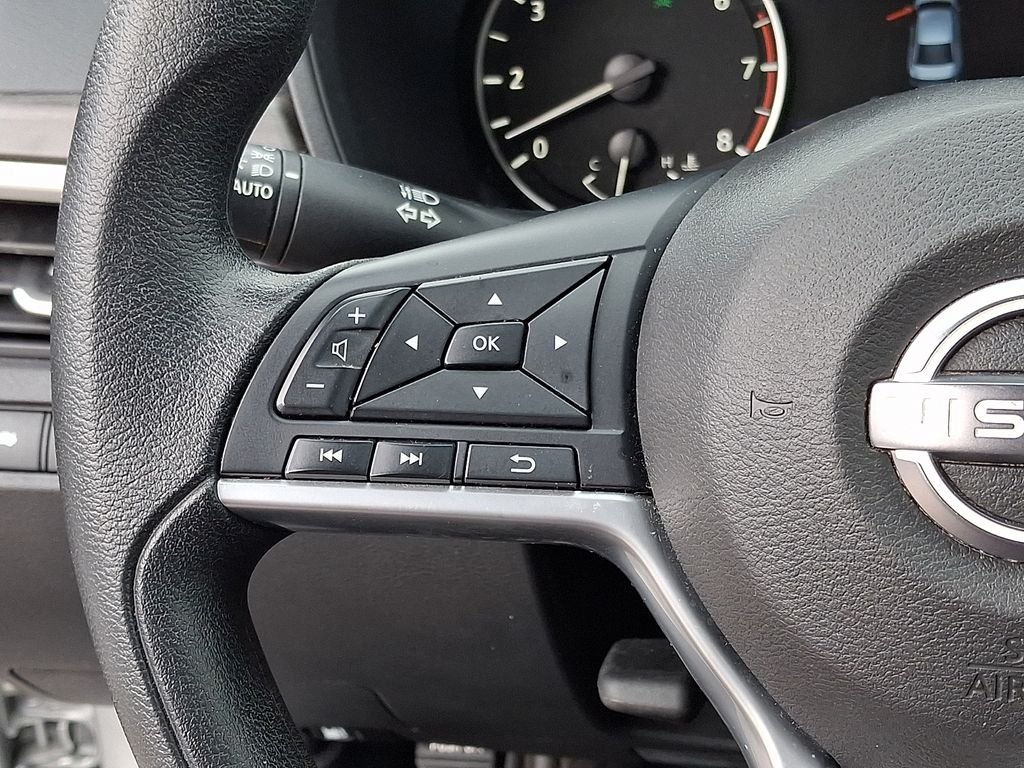 Used 2025 Silver Nissan 2.5 SV image 20