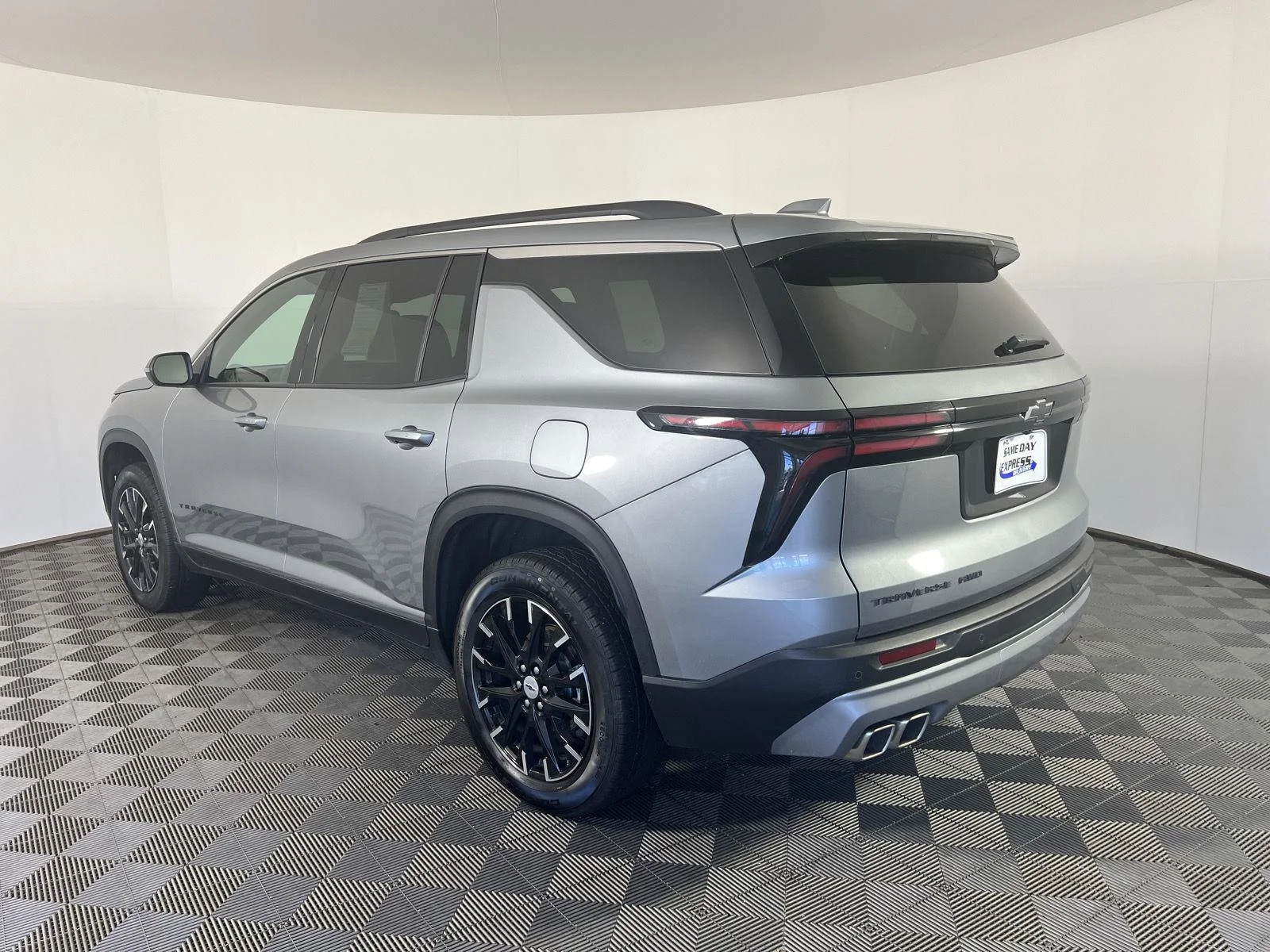 Used 2025 Sterling Gray Metallic Chevrolet AWD LT image 29