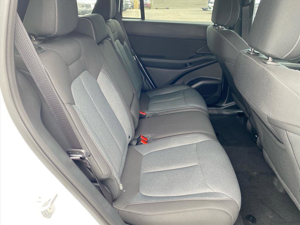 New 2026 Bright White Clear-Coat Exterior Paint Jeep Laredo image 15