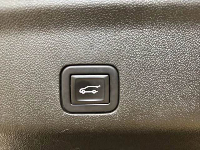 Used 2023 Redwood Metallic GMC AT4 image 29