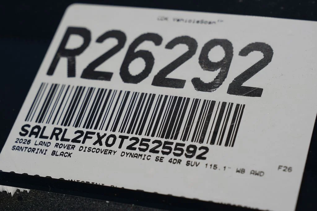 New 2026 Santorini Black Land Rover Dynamic SE image 35