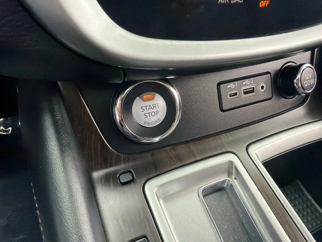 Used 2021 Gray Nissan Platinum image 17