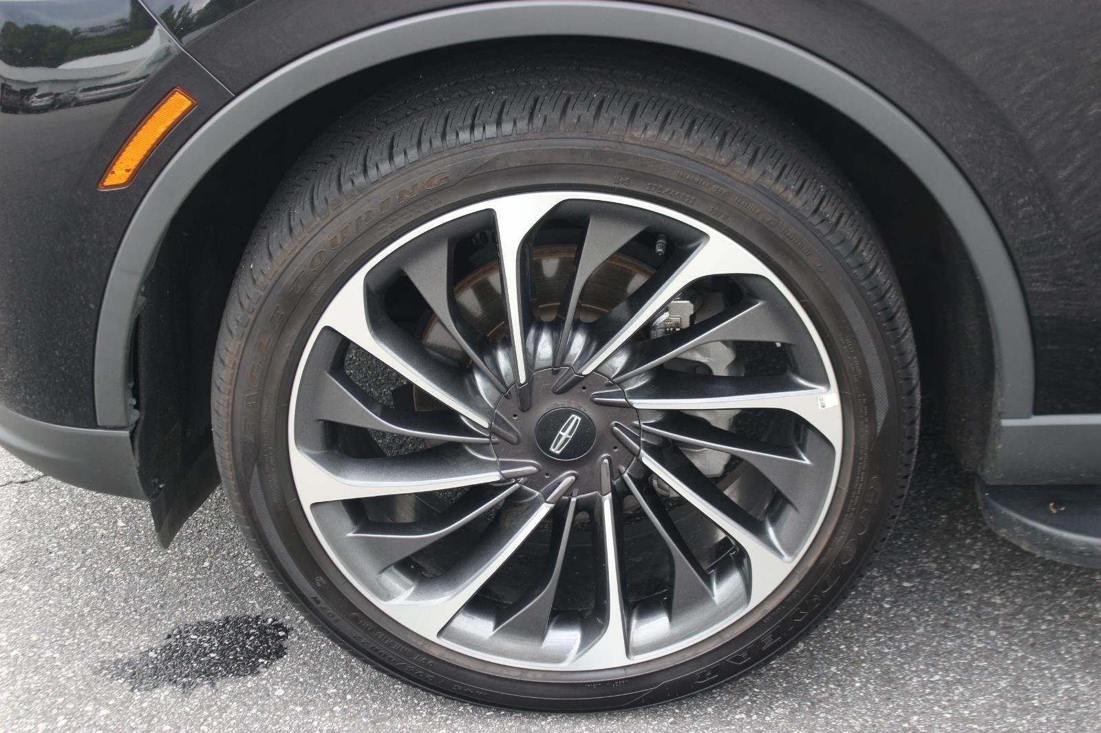 Used 2025 Infinite Black Metallic Clearcoat Lincoln Reserve image 40