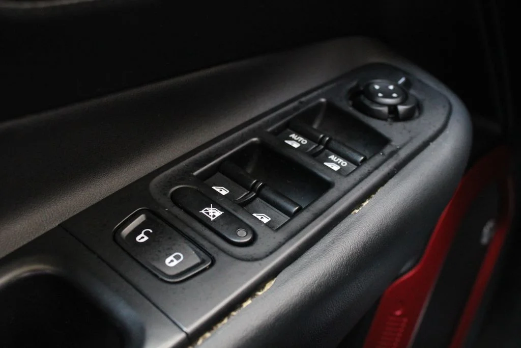 Used 2016 Black Jeep Trailhawk image 7