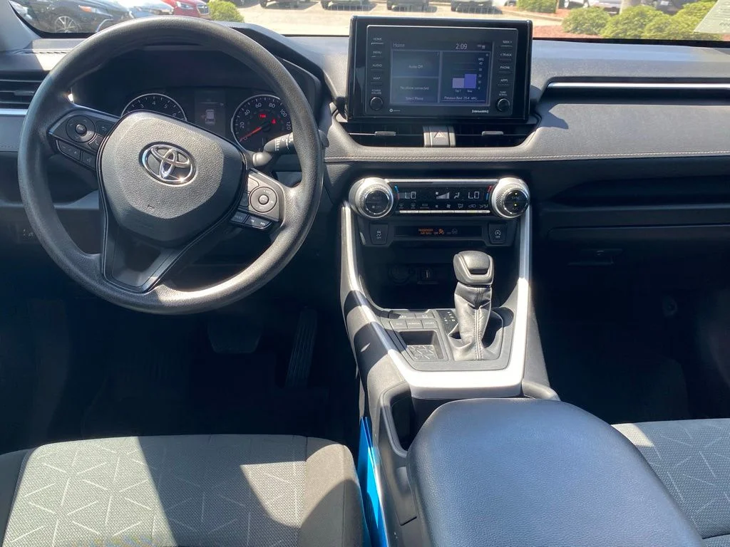 Used 2022 White Toyota XLE image 9