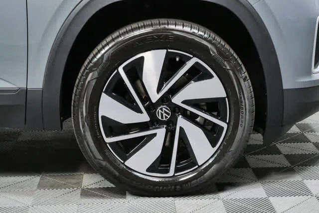 New 2026 Pure Gray Volkswagen 2.0T SE w/Technology image 36