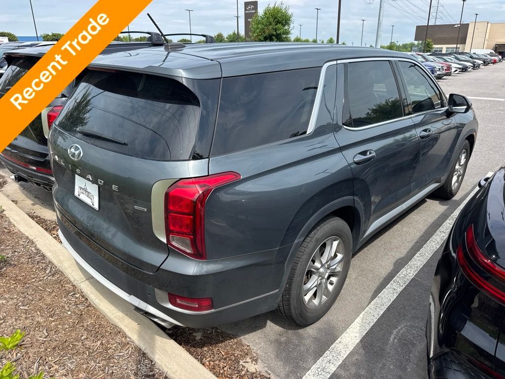 Used 2022 Gray Hyundai SE image 3