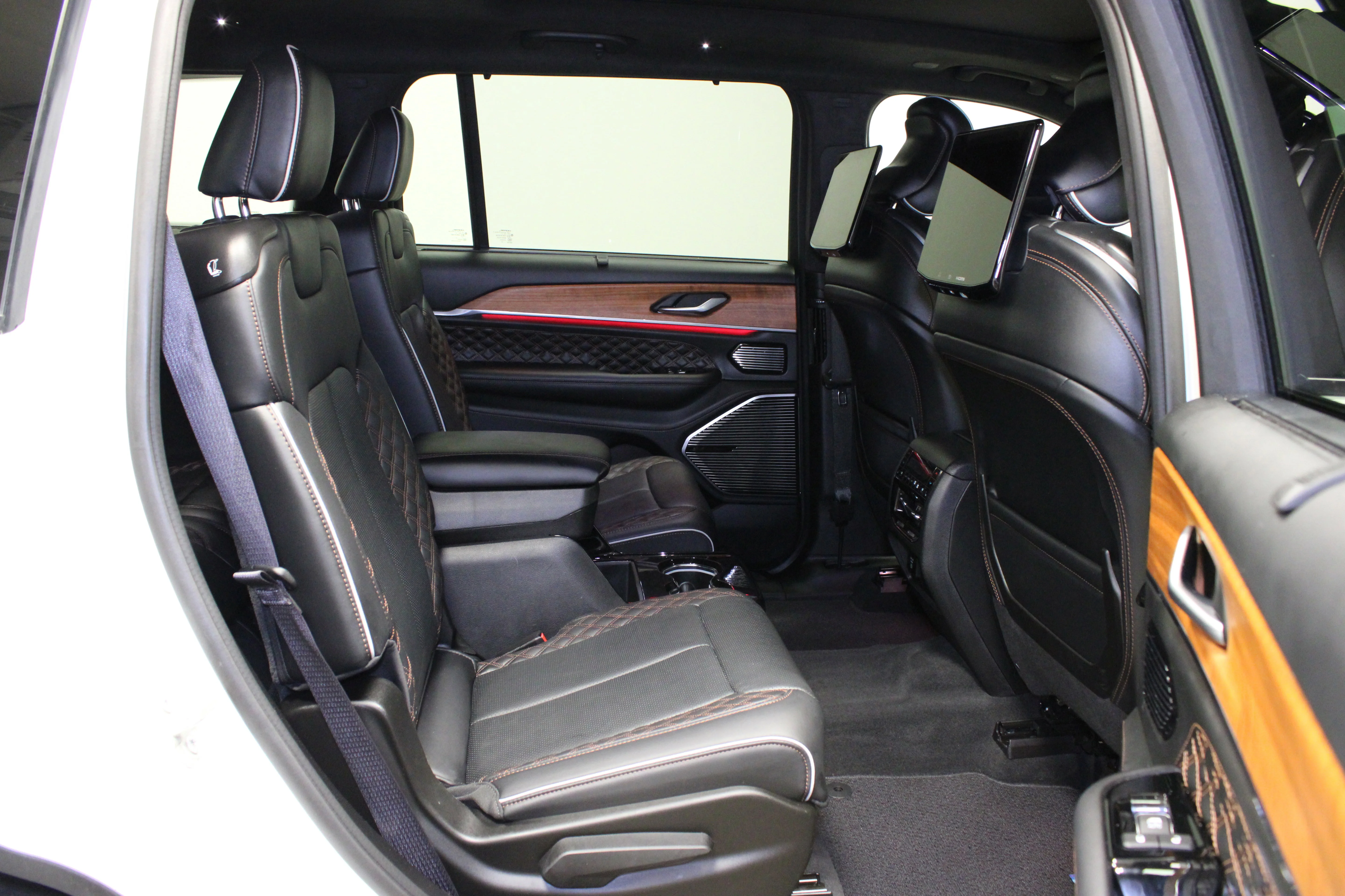 Used 2023 Bright White Clearcoat Jeep Summit image 17
