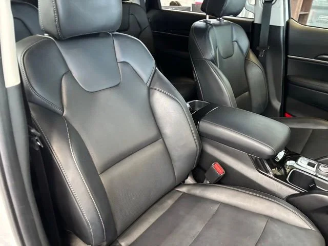 Used 2024 White Kia S image 23