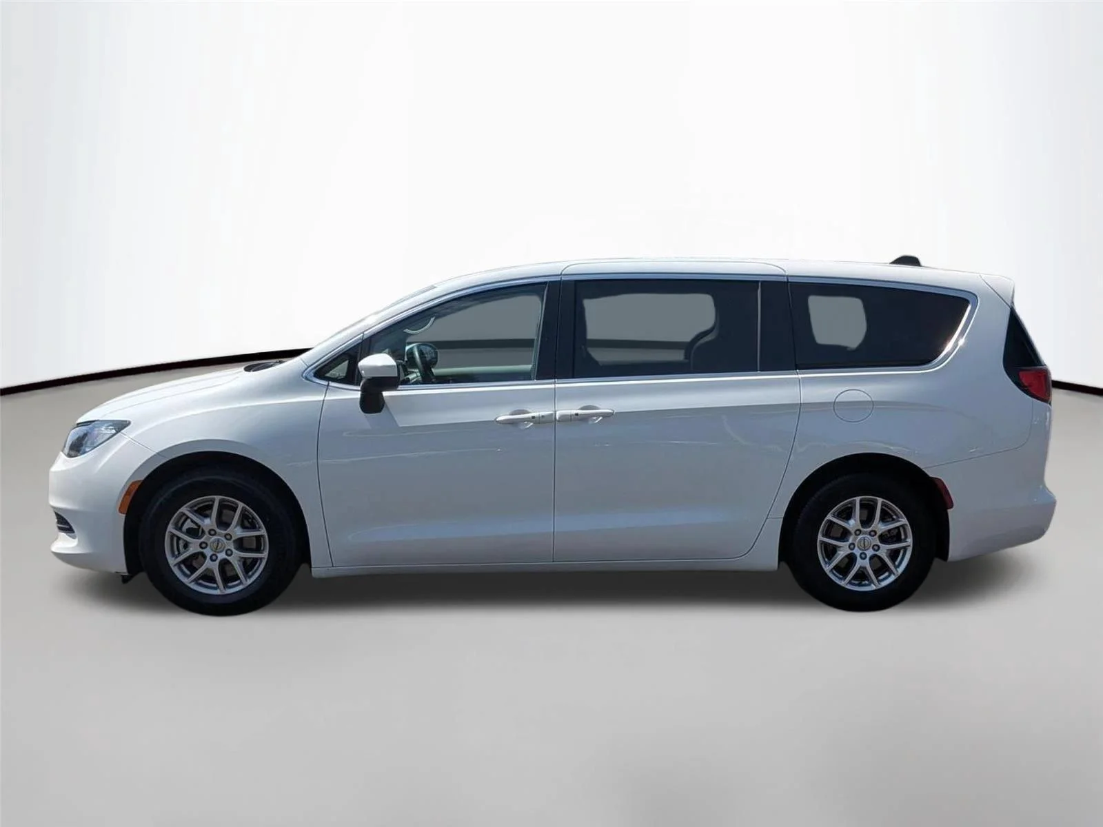 Used 2023 Bright White Clearcoat Chrysler LX image 2