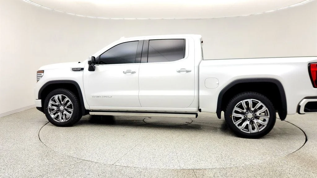 Used 2023 White Frost Tricoat GMC 4WD Crew Cab 147