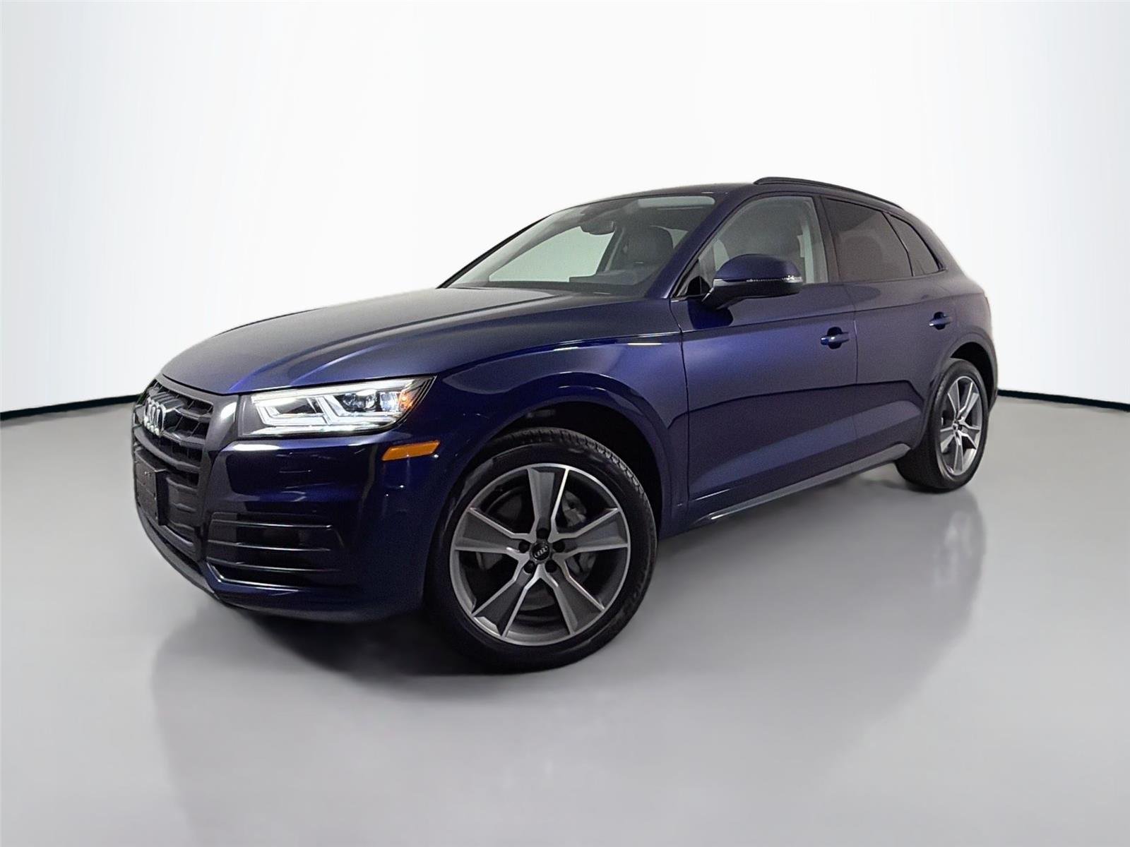 2019 Audi Q5 2.0T quattro S tronic Premium Plus's photo
