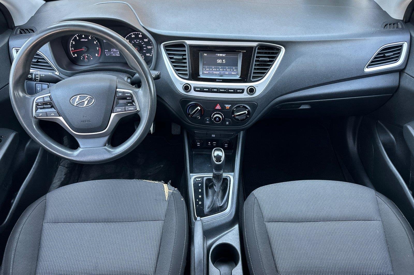 Used 2022 Olympus Silver Hyundai SE image 13
