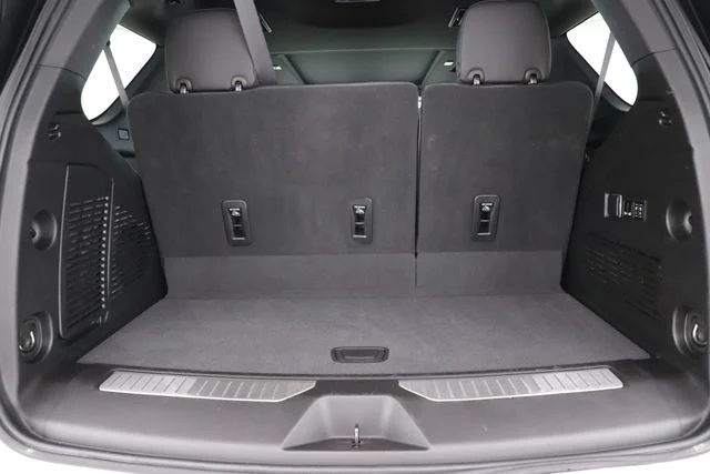 Used 2023 White GMC Denali image 32