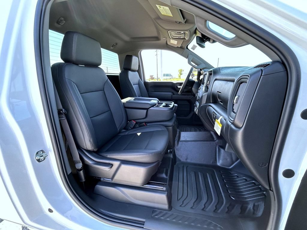 New 2026 Summit White Chevrolet Work Truck image 15