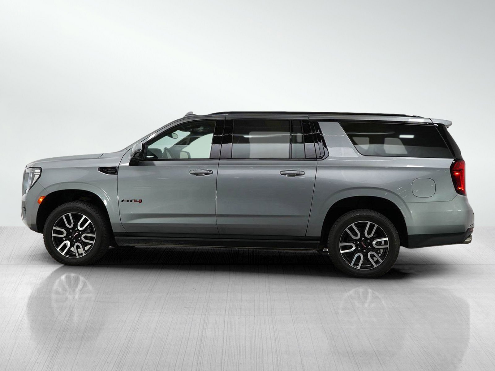 Used 2023 GMC Yukon XL AT4 with VIN 1GKS2HKL7PR401466 for sale in Roseville, Minnesota