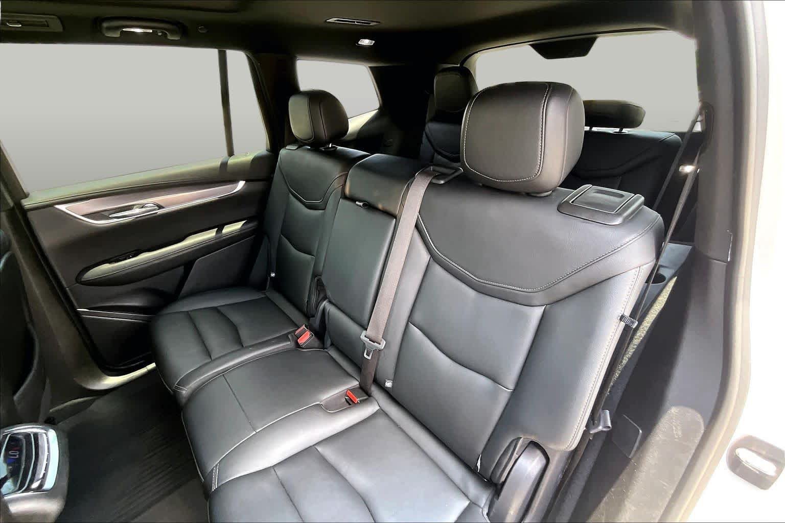 Used 2021 Crystal White Tricoat Cadillac Luxury image 21