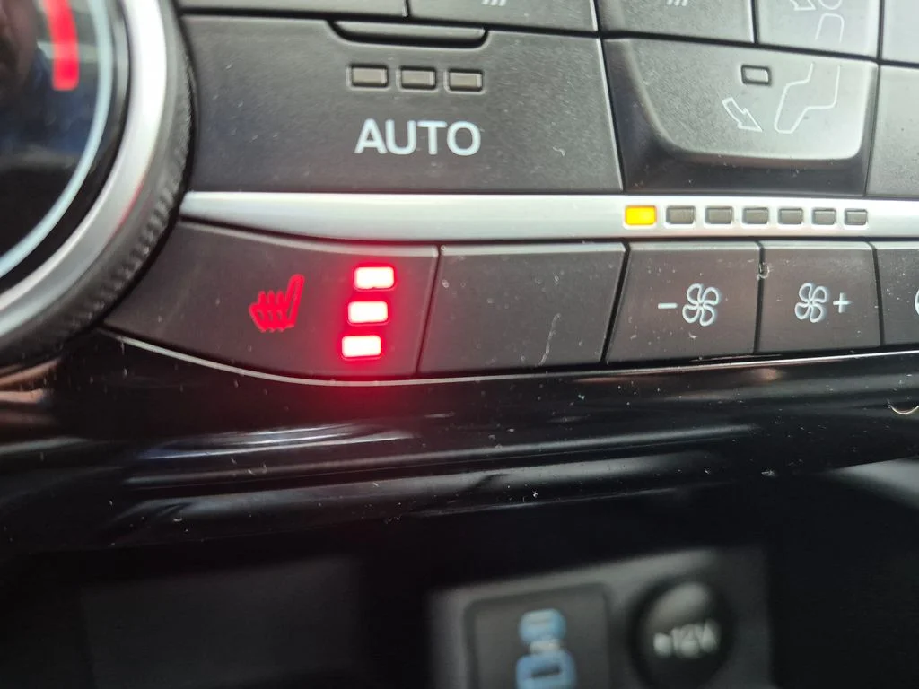Used 2022 Silver Metallic Ford SEL image 25