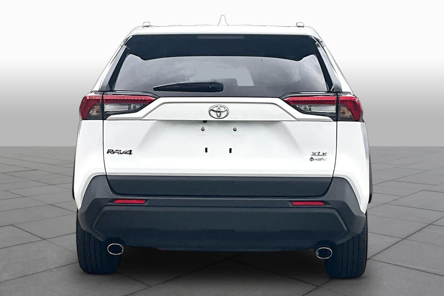 Used 2025 Ice Cap Toyota Hybrid XLE image 5